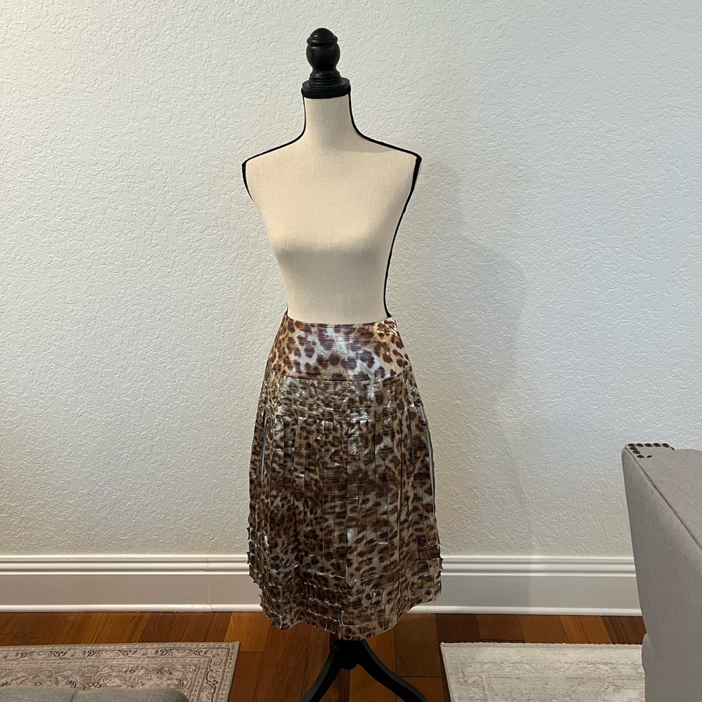 St. John shiny leopard midi length skirt Size 2